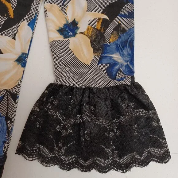 Women's Susan Graver Flower & Lace Tunic Size‎ Medium - Picture 7 of 10